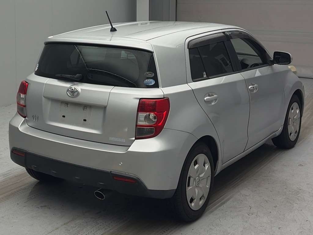 TOYOTA IST