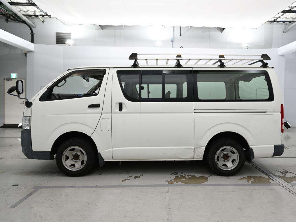 TOYOTA REGIUS ACE