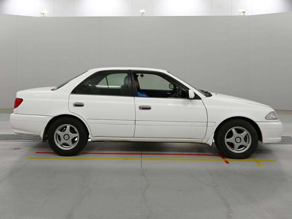 TOYOTA CARINA