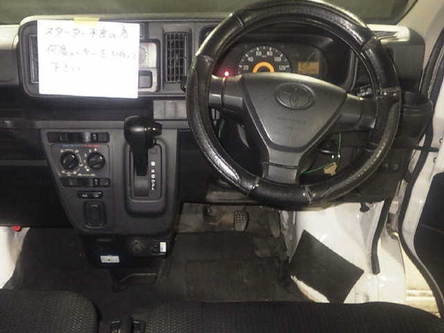 TOYOTA PIXIS VAN