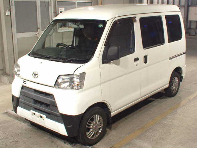 TOYOTA PIXIS VAN