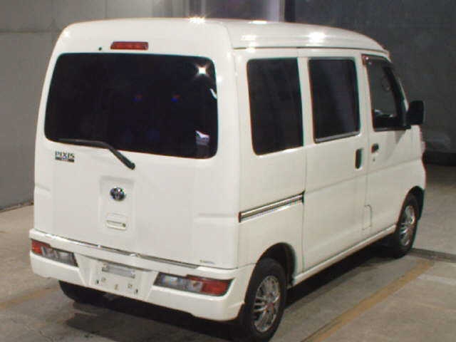 TOYOTA PIXIS VAN