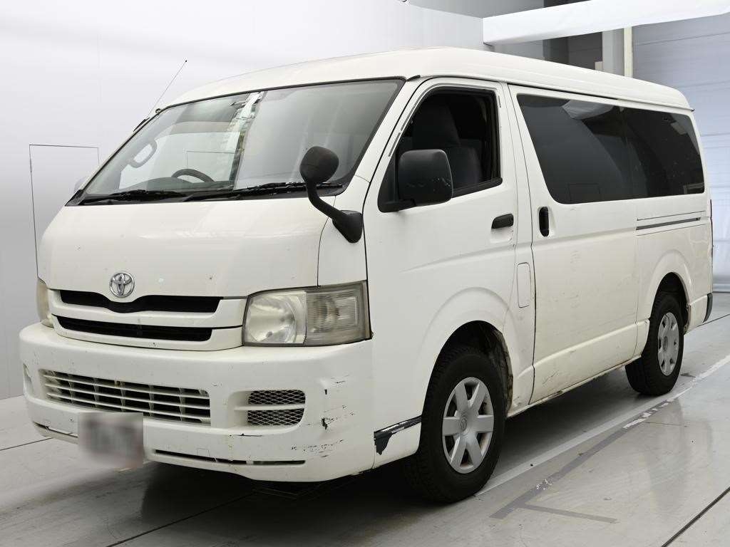 TOYOTA HIACE