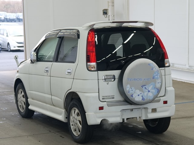 DAIHATSU TERIOS KID