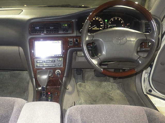 TOYOTA CRESTA