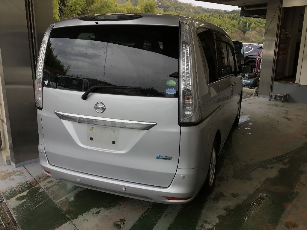 NISSAN SERENA