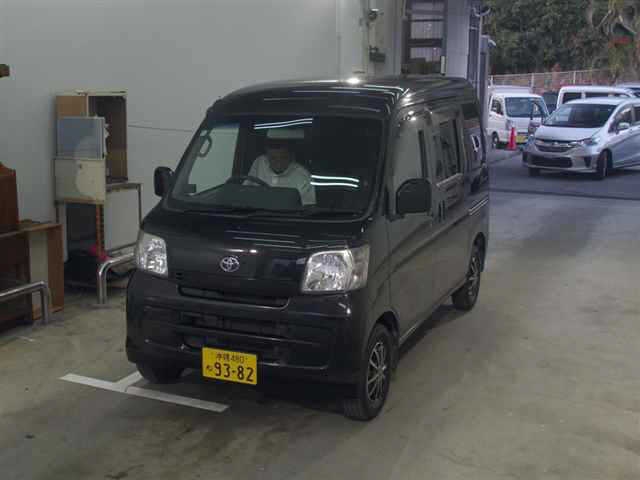 TOYOTA PIXIS VAN