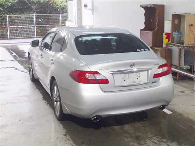 NISSAN FUGA