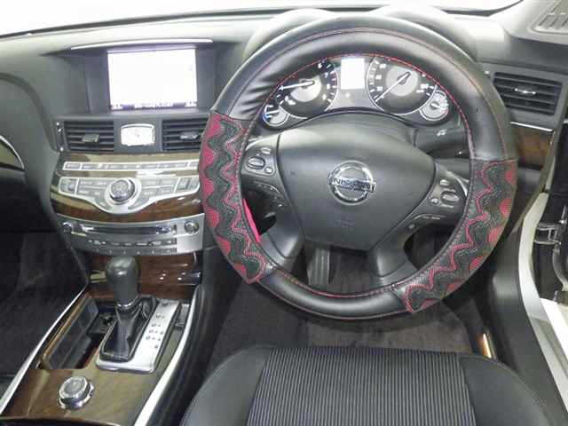 NISSAN FUGA