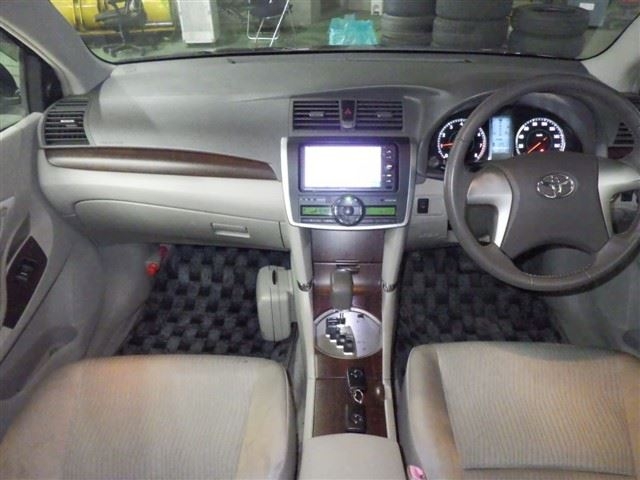 TOYOTA PREMIO