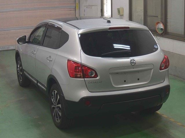 NISSAN DUALIS