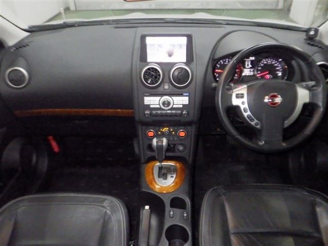 NISSAN DUALIS