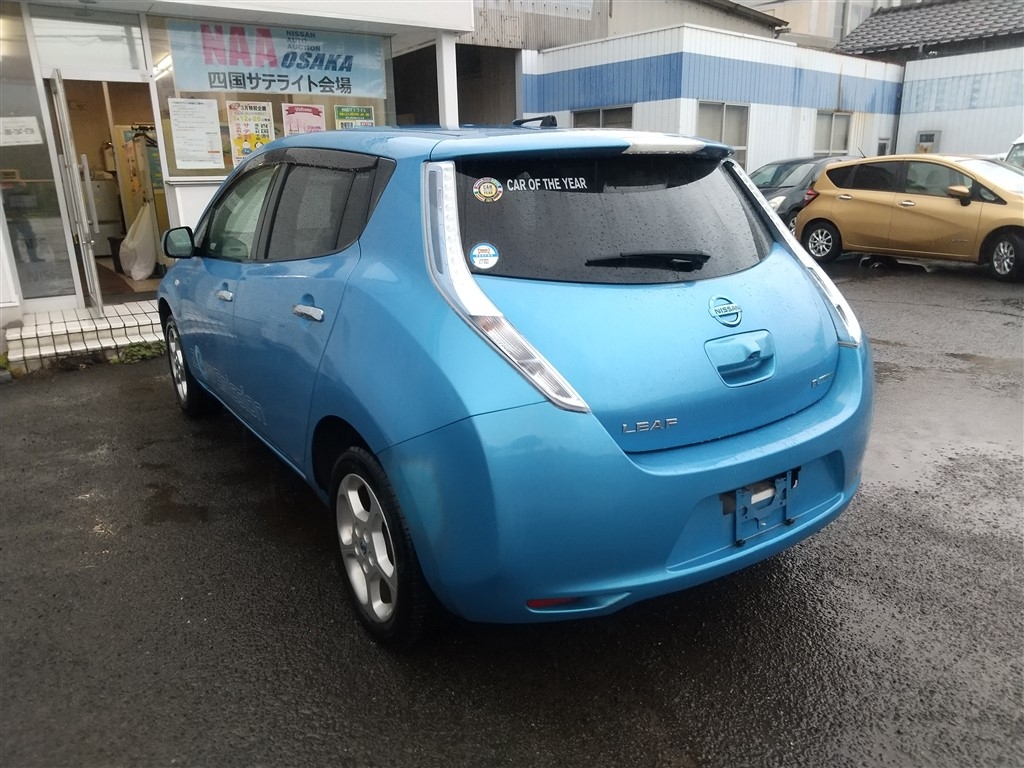 NISSAN LEAF