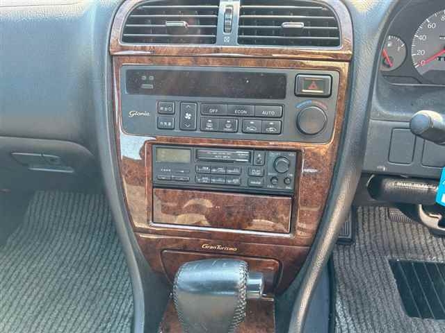 NISSAN GLORIA