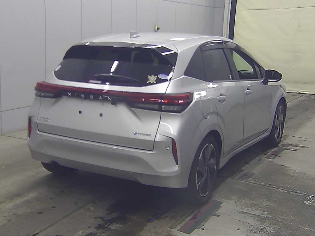 NISSAN AURA