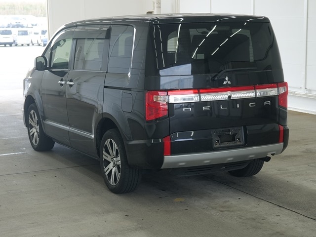 MITSUBISHI DELICA D:5