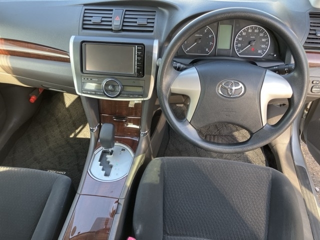 TOYOTA PREMIO
