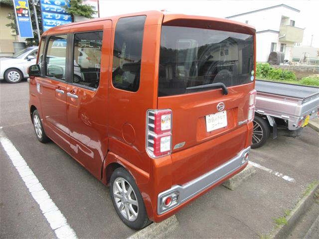 DAIHATSU WAKE