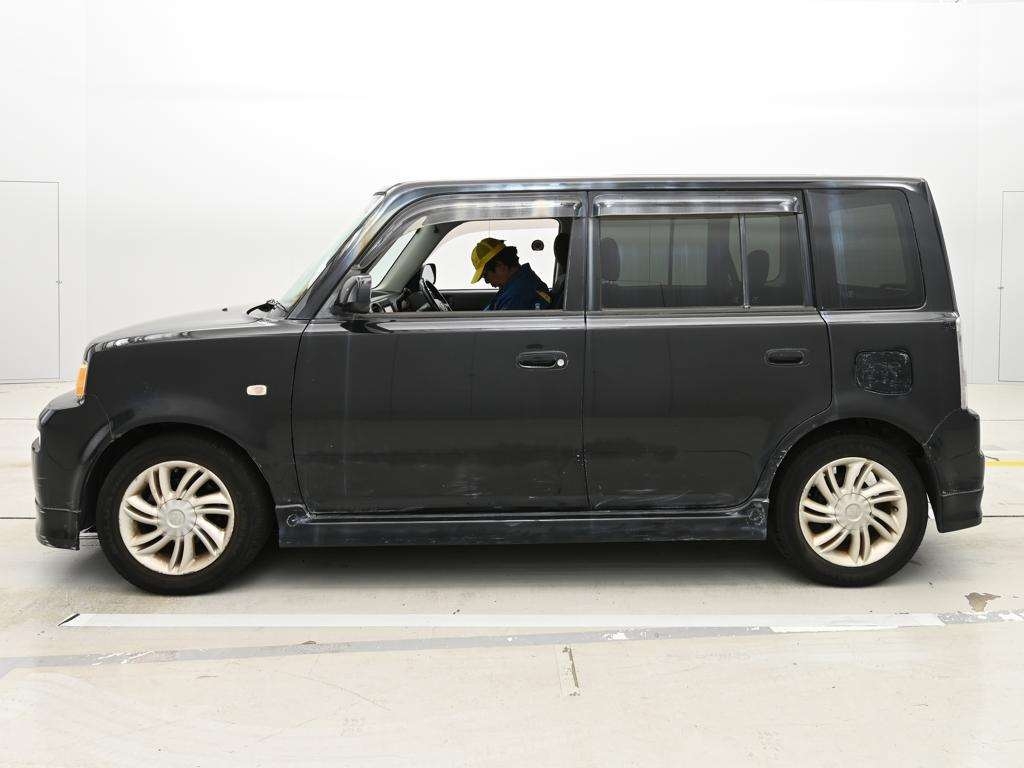 TOYOTA BB