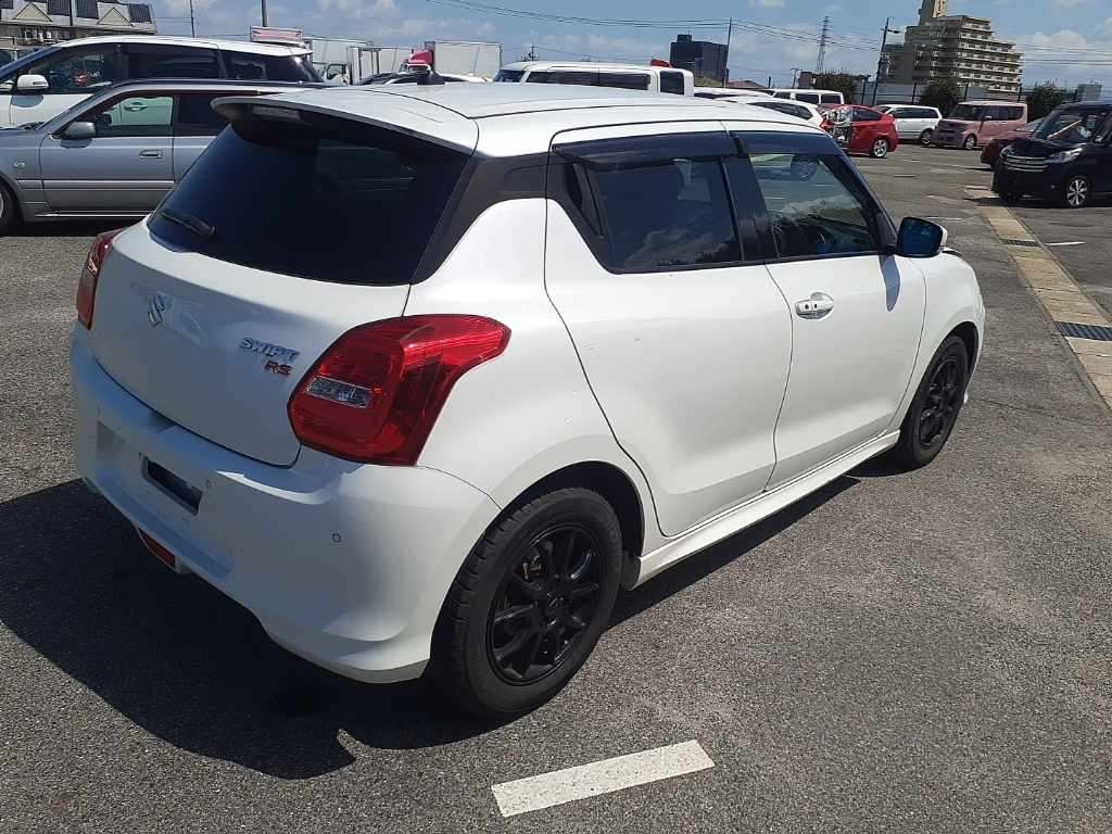 SUZUKI SWIFT