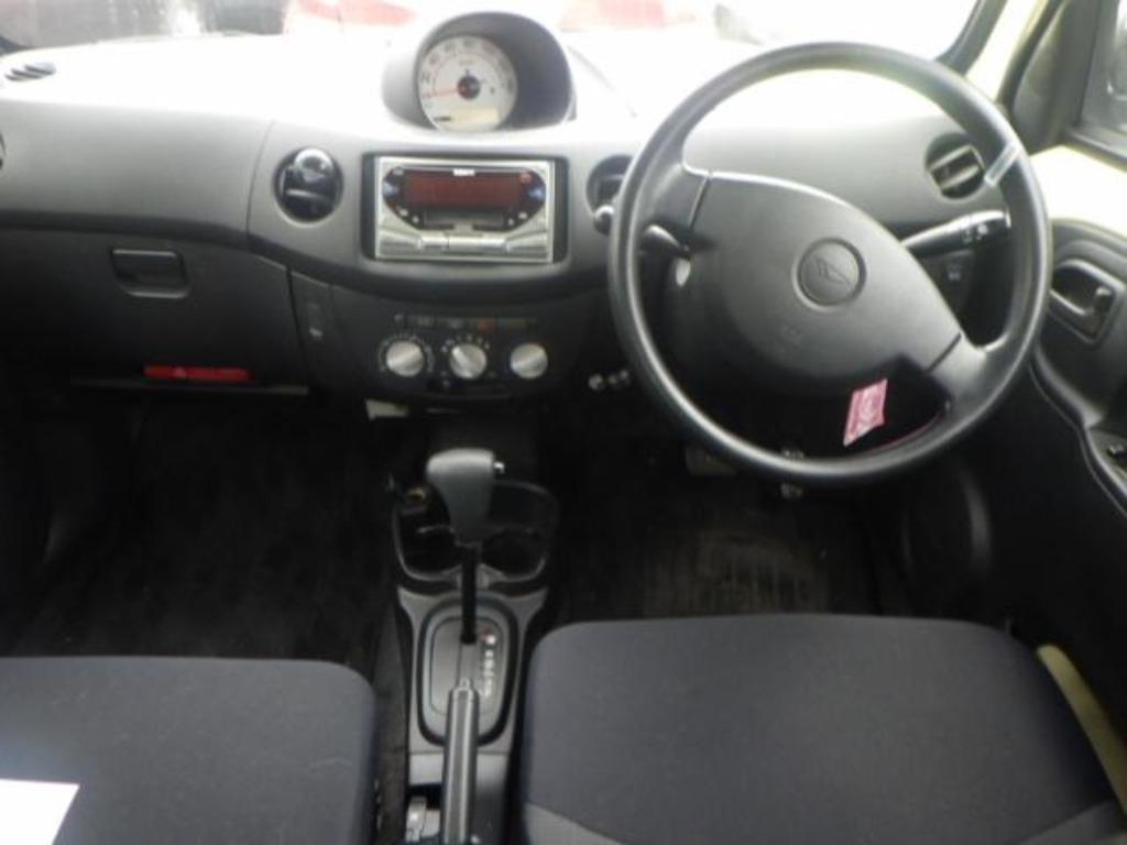 DAIHATSU ESSE