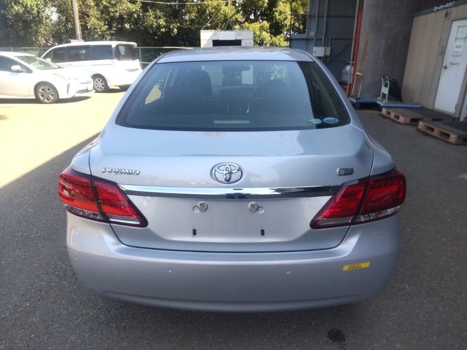 TOYOTA PREMIO