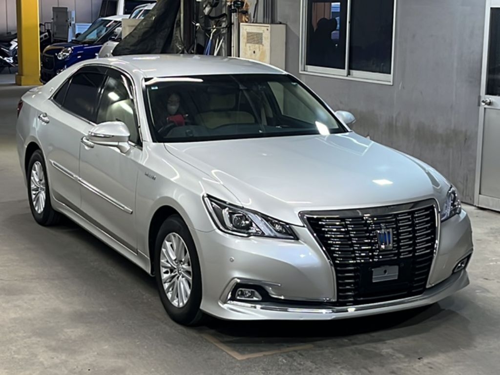 TOYOTA CROWN