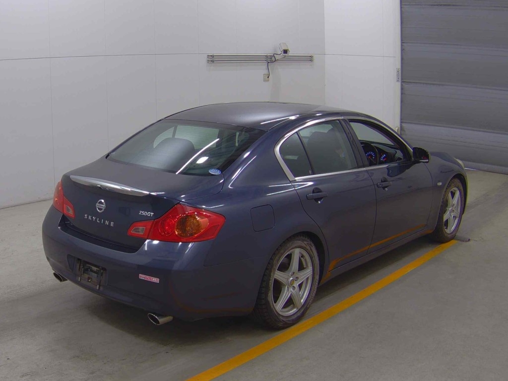 NISSAN SKYLINE