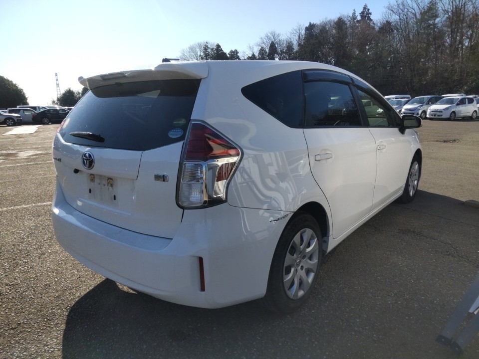 TOYOTA PRIUS ALPHA