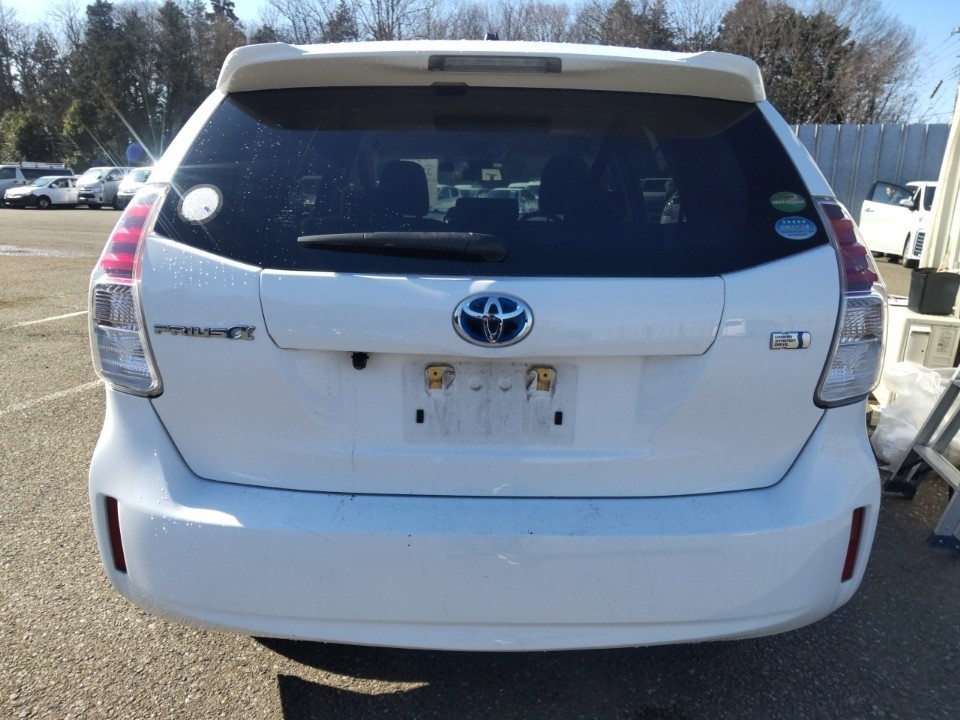 TOYOTA PRIUS ALPHA