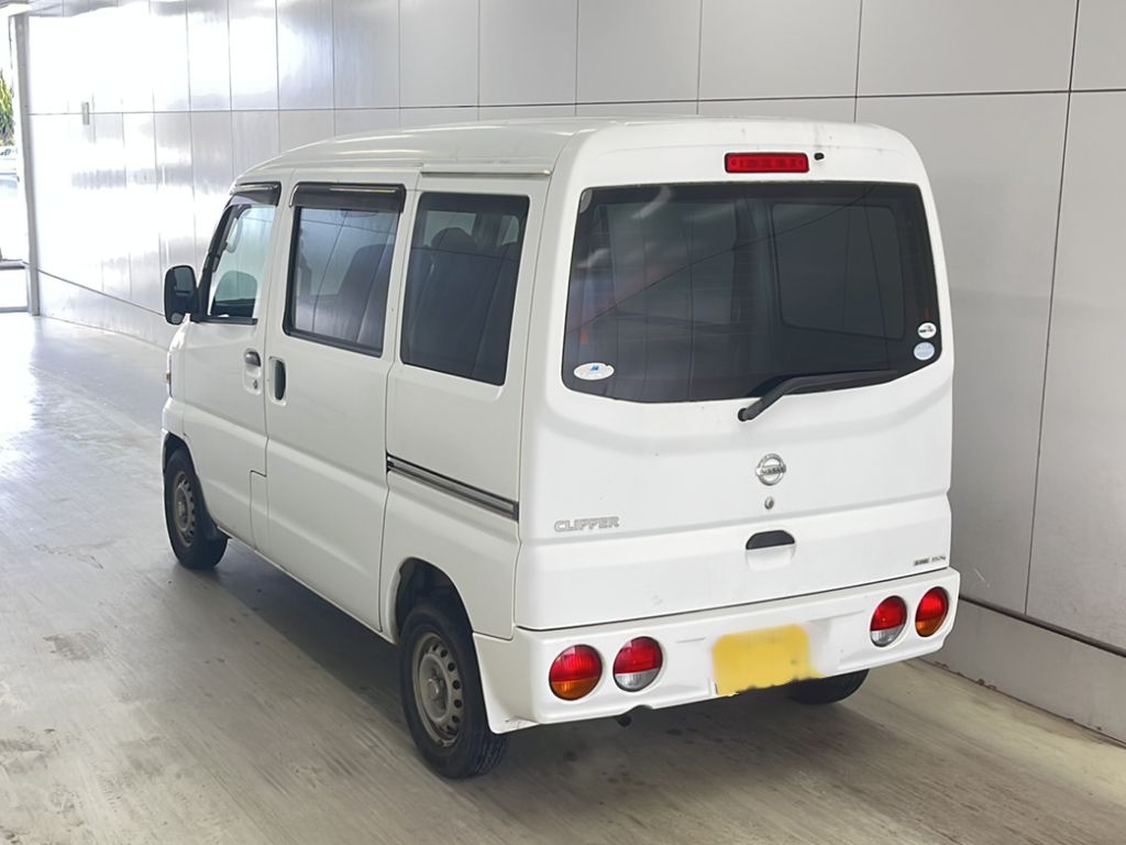 NISSAN CLIPPER