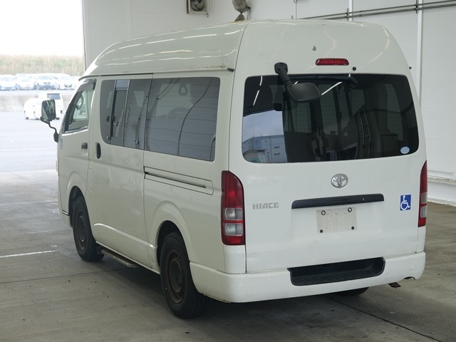 TOYOTA REGIUS ACE