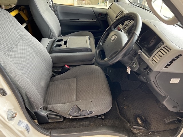 TOYOTA REGIUS ACE