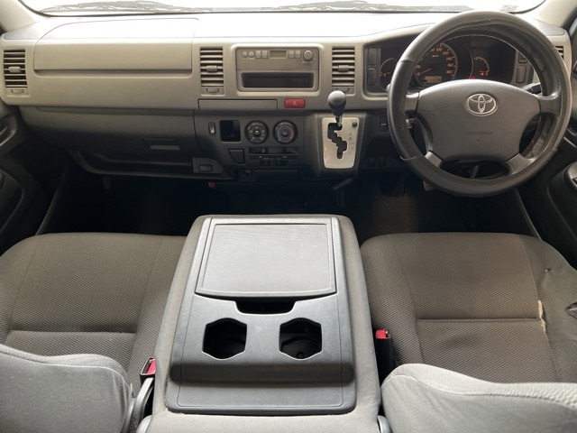 TOYOTA REGIUS ACE