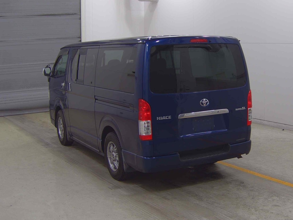 TOYOTA REGIUS ACE