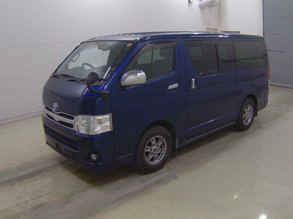 TOYOTA REGIUS ACE