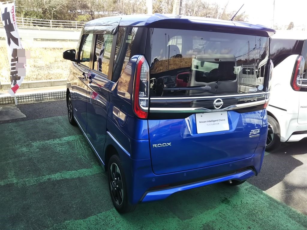 NISSAN ROOX