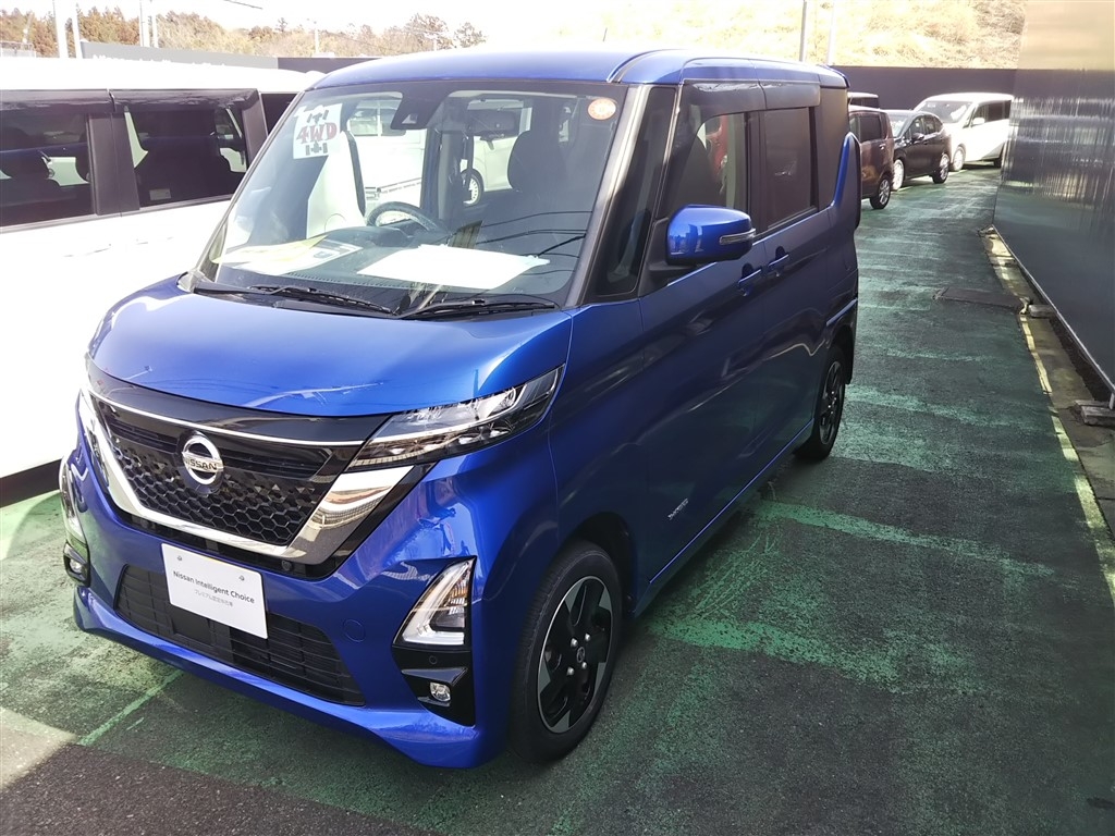NISSAN ROOX