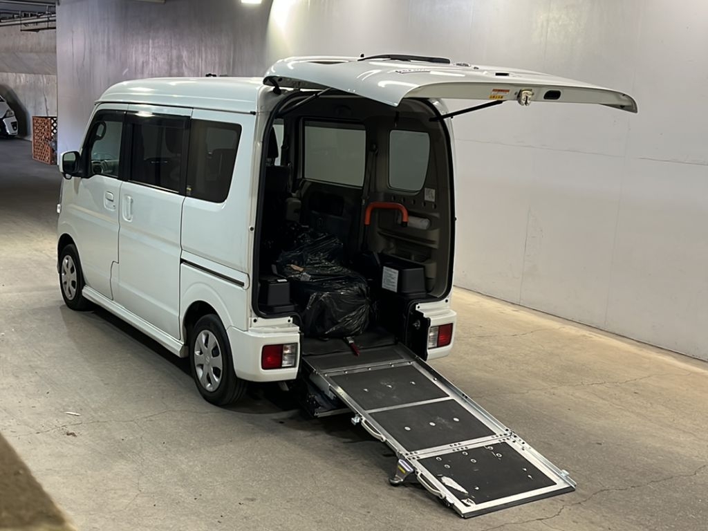 NISSAN NV100 CLIPPER