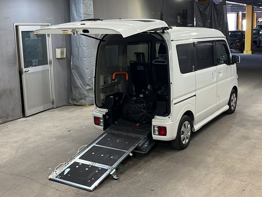 NISSAN NV100 CLIPPER