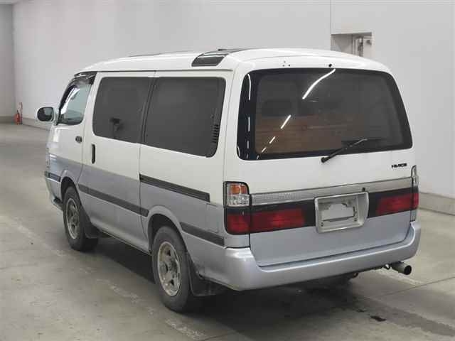 TOYOTA HIACE
