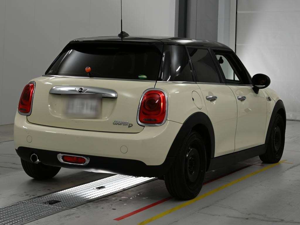 MINI HATCH