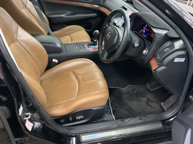 NISSAN SKYLINE