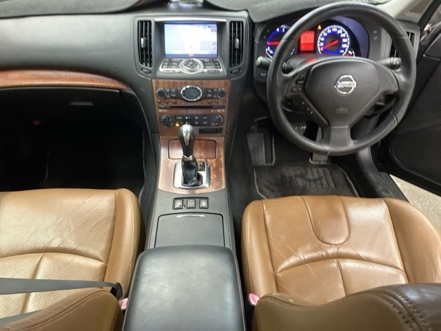 NISSAN SKYLINE