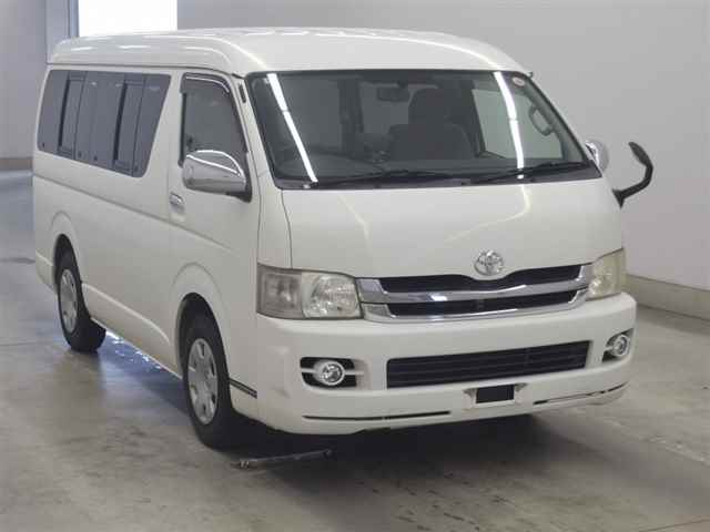 TOYOTA HIACE