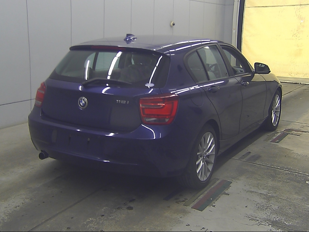 BMW 1-SERIES