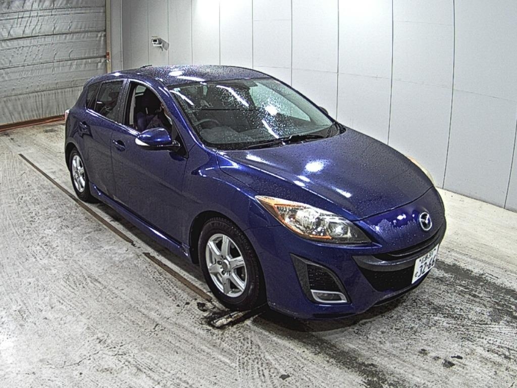 MAZDA AXELA