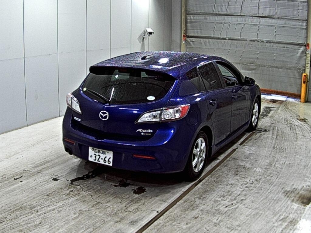 MAZDA AXELA