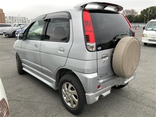 DAIHATSU TERIOS KID