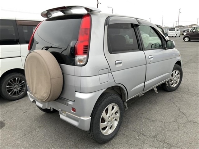 DAIHATSU TERIOS KID